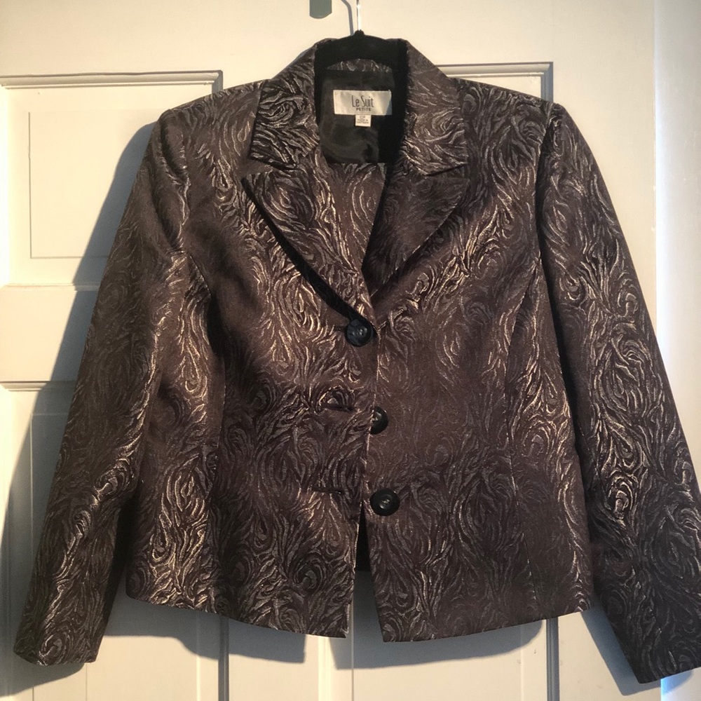 Women’s suit